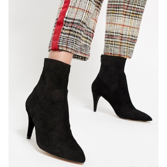 Free People Willa Leather Ankle Black Witchcore Booties New Size 11 - Picture 1 of 16